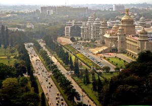 14 Dec 2005, BANGALORE, India --- Traffic moves along a road in the southern Indian city of Bangalore December 14, 2005. Bangalore, long known as India's Garden City and now a global technology hub, is set to change its name to Bengalooru, reverting to a centuries-old title that means "the town of boiled beans". REUTERS/Jagadeesh Nv --- Image by © JAGADEESH NV/Reuters/Corbis