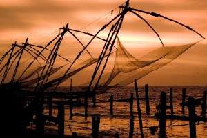 Chinese_fishing_nets_KeralaTourismMaps