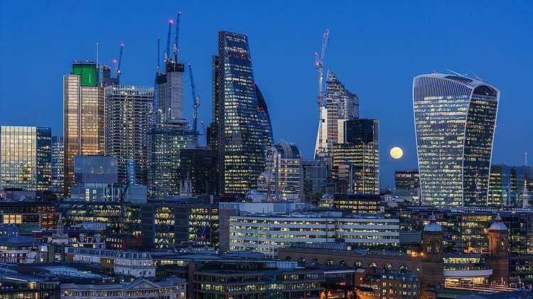 how-are-global-investors-and-local-buyers-pitted-in-the-london-property-market-now.jpg
