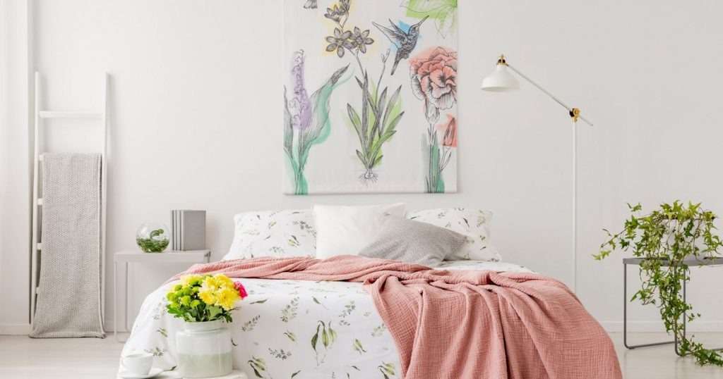 Fresh-Flower-in-Bedroom