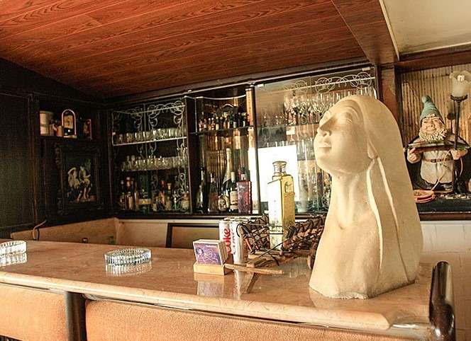 Shraddha-Kapoor-house-luxurious-bar