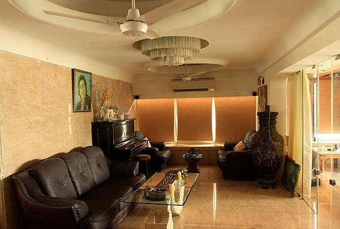Shradha-Kapoor-House-Living-Room