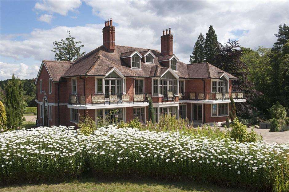 Tom Cruise's House – English Estate, West Sussex