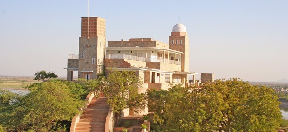 Sardar Samand Lake Palace