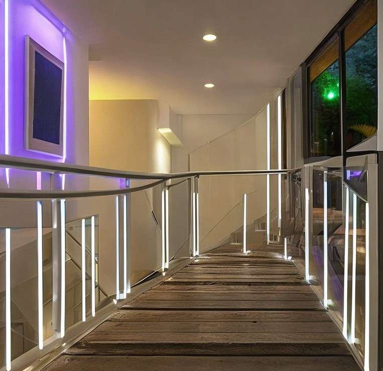 LED Lights In Railing Design 