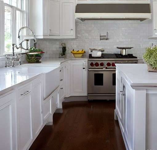 White Brings Harmony and Calmness to a Kitchen